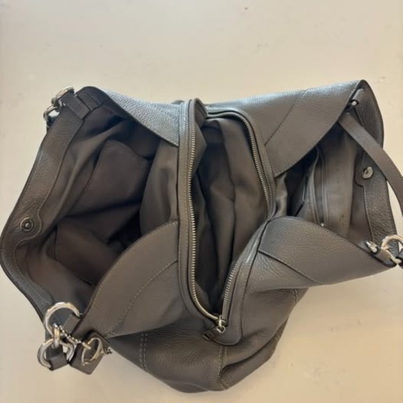 Coach hand bag - Picture 4 of 5